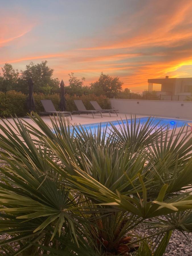Villa Lujo Porec ฟุนตานา ภายนอก รูปภาพ
